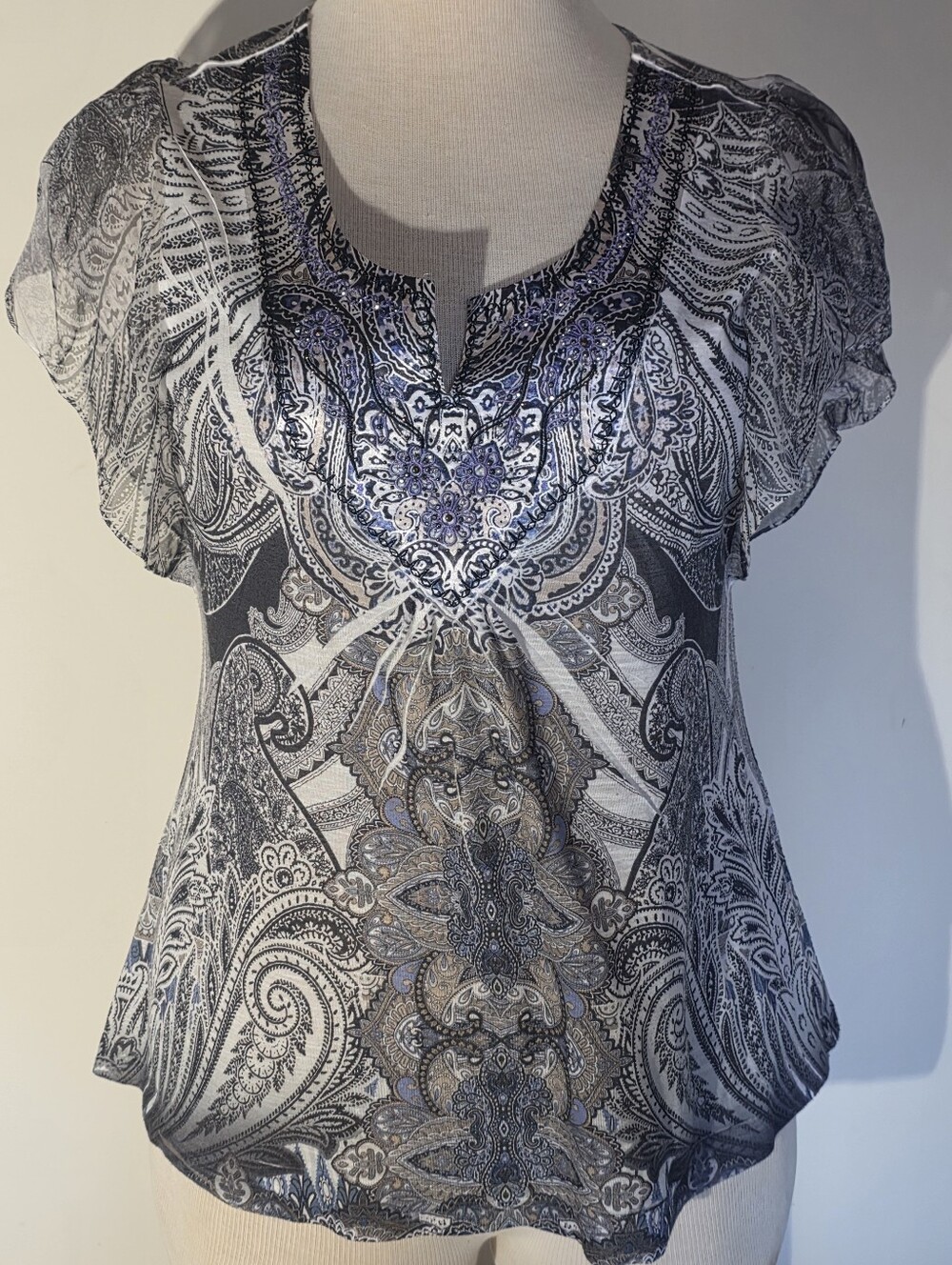Apt. 9 Black, White & Blue Paisley Short-Sleeve Blouse (Woman Size 0X/14)